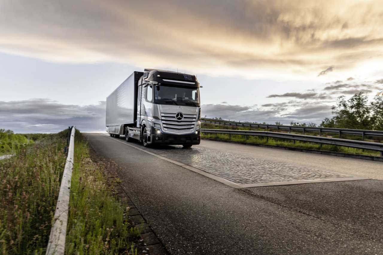 Daimler Intensywne testy ciężarówki z napędem na ogniwa